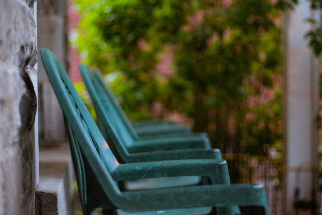 Pied-A-Terre Mont-Royal Hostel Монреал Екстериор снимка