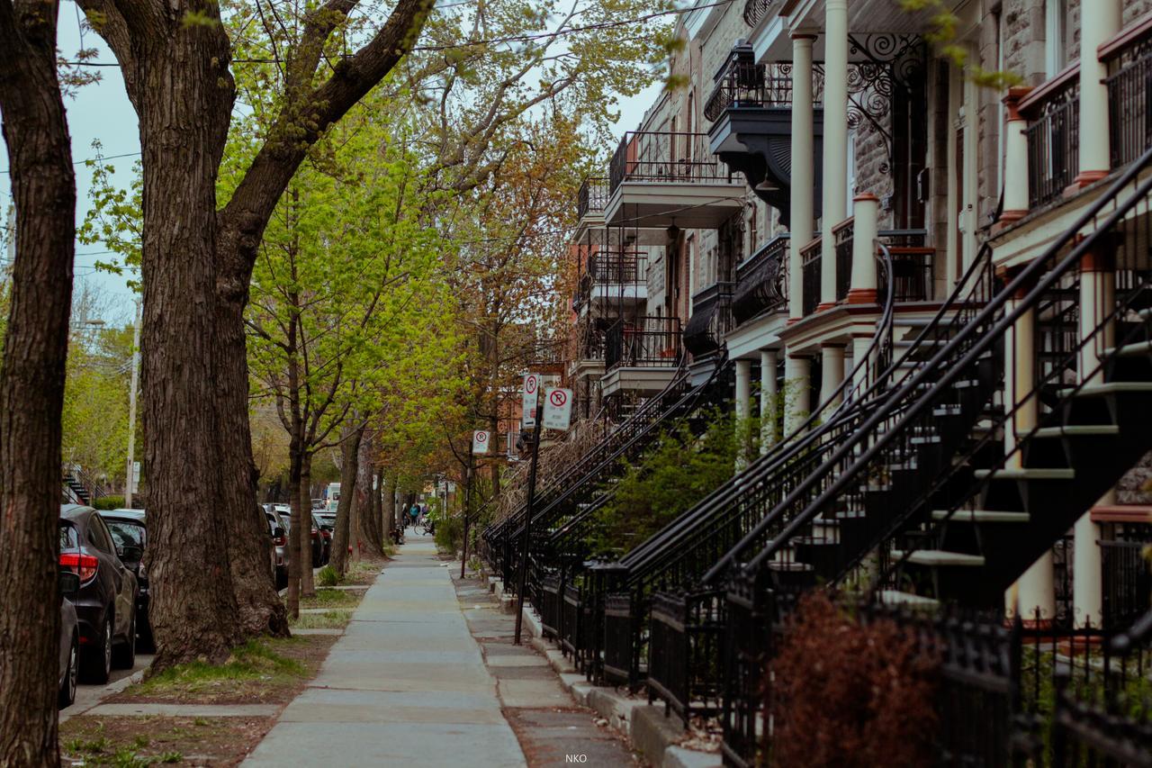 Pied-A-Terre Mont-Royal Hostel Монреал Екстериор снимка
