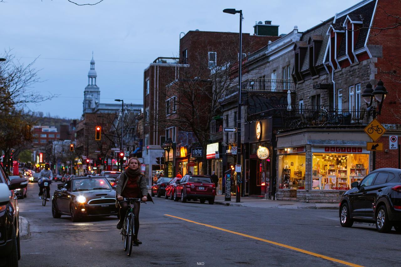 Pied-A-Terre Mont-Royal Hostel Монреал Екстериор снимка