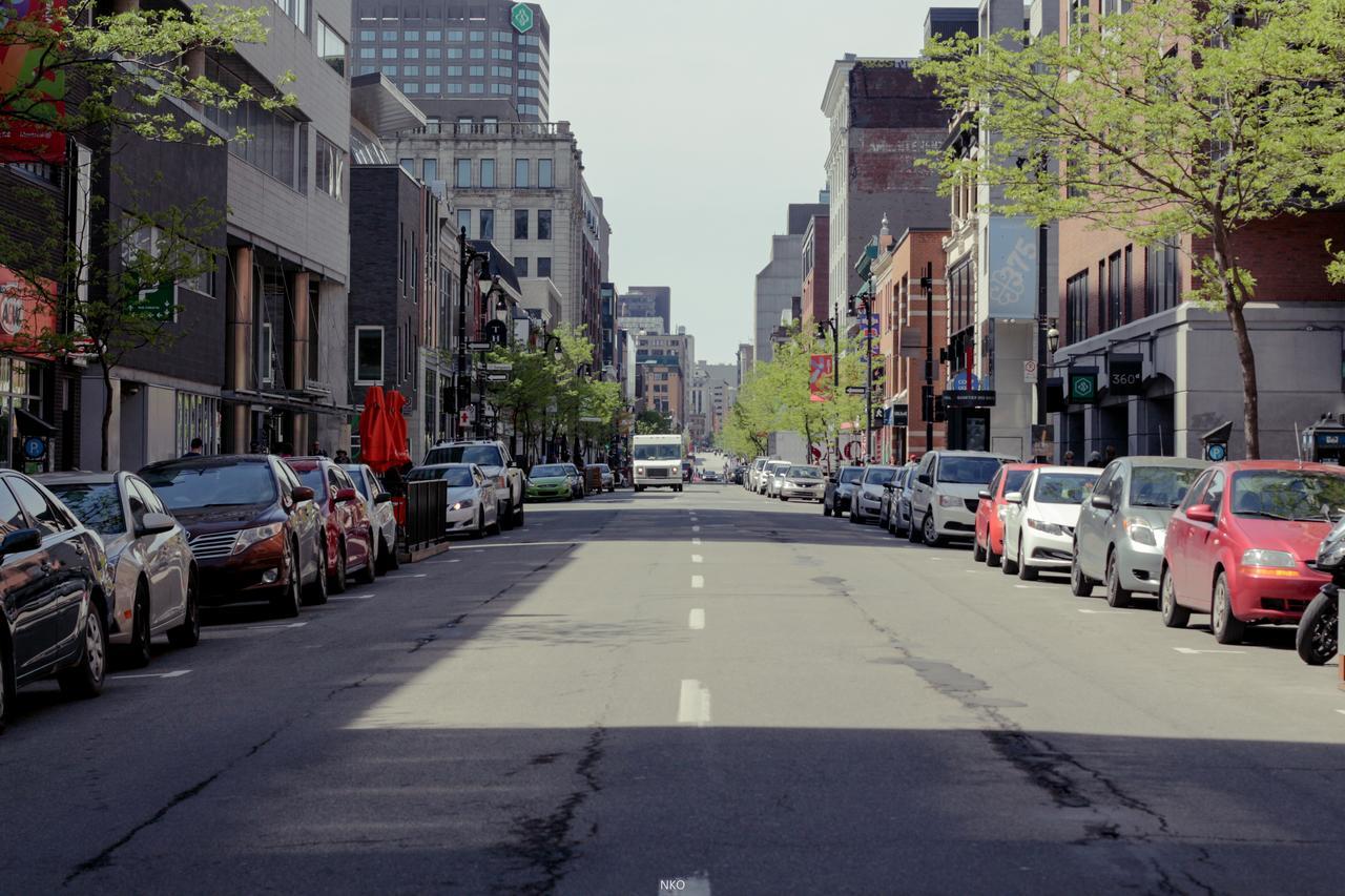 Pied-A-Terre Mont-Royal Hostel Монреал Екстериор снимка