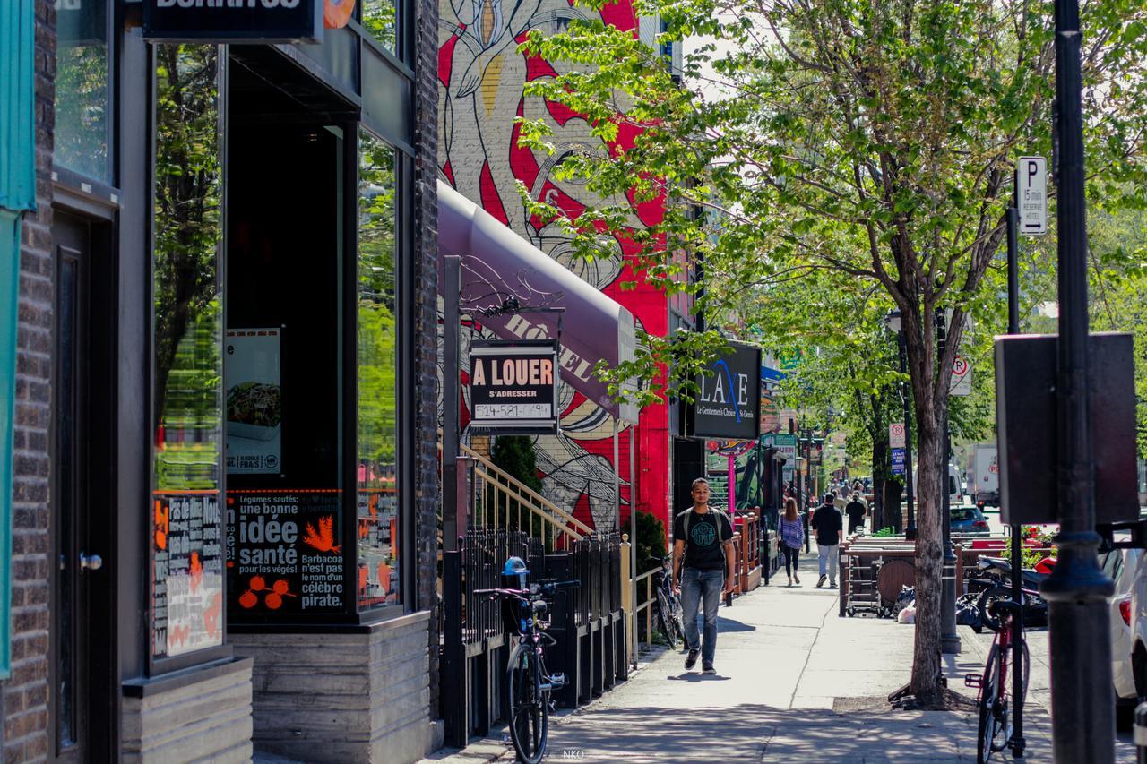 Pied-A-Terre Mont-Royal Hostel Монреал Екстериор снимка