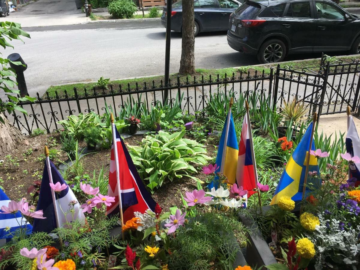 Pied-A-Terre Mont-Royal Hostel Монреал Екстериор снимка
